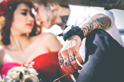 Bộ ảnh kỉ niệm 4 năm ngày cưới của cặp đôi xăm trổ - 4