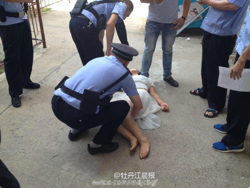 TQ: Cô gái đòi nhảy lầu tự tử khi biết mặt bạn trai - 4