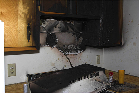 7 thói quen cực xấu dễ gây ra hỏa hoạn trong nhà - 1