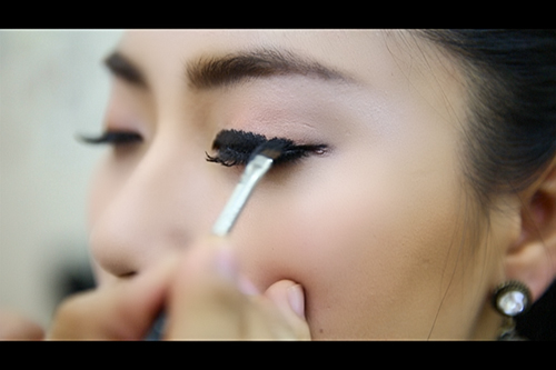 Cách trang điểm mắt mèo quyến rũ mê hồn - 2