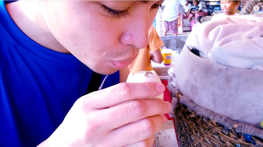 Bò nướng lá lốt Việt Nam là món ăn đường phố nổi tiếng - 3