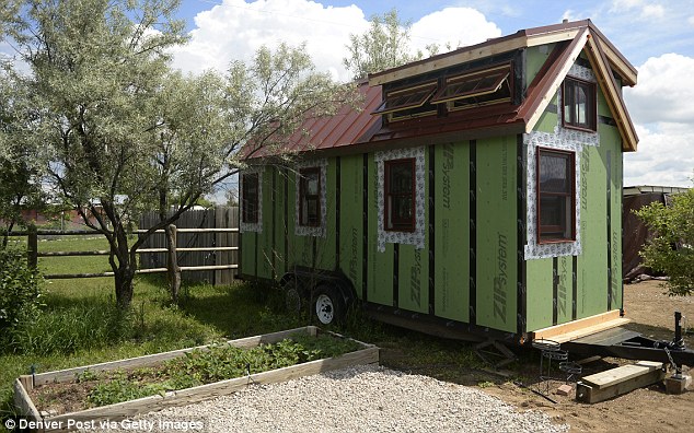 Cô gái trẻ từ bỏ mọi thứ chuyển về sống trong nhà 15m2 - 5