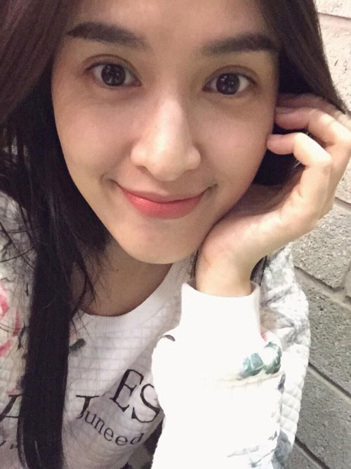 Tú Vi: "Không sợ già trước Văn Anh khi chỉ kém 2 tuổi" - 2