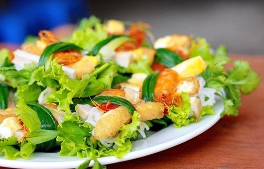 Phong vị món cuốn 3 miền giữa lòng Hà Nội - 1