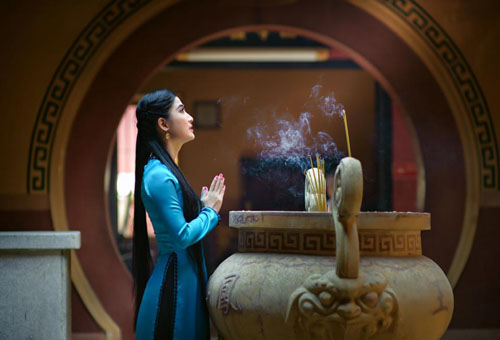 Đi chùa, hành lễ như thế nào cho đúng? - 1
