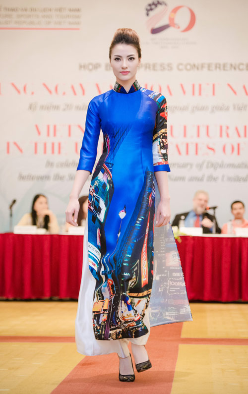 HH Ngọc Hân lộng lẫy làm vedette cho NTK Minh Hạnh - 12