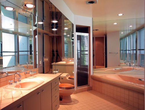 Không gian kỉ niệm của mẹ con Whitney Houston lúc sinh thời - 10