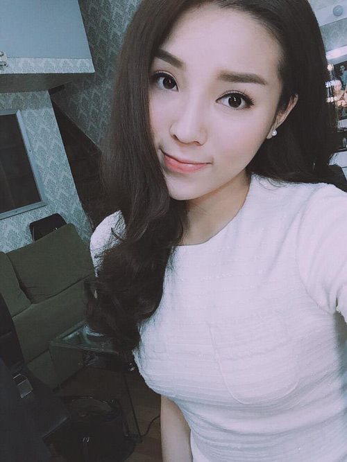 1001 kiểu "tự sướng" ảo diệu của HH Kỳ Duyên - 11