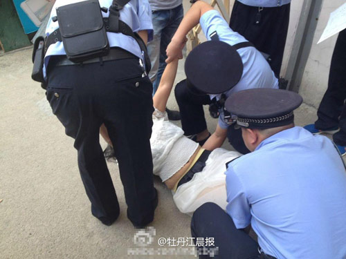 TQ: Cô gái đòi nhảy lầu tự tử khi biết mặt bạn trai - 3