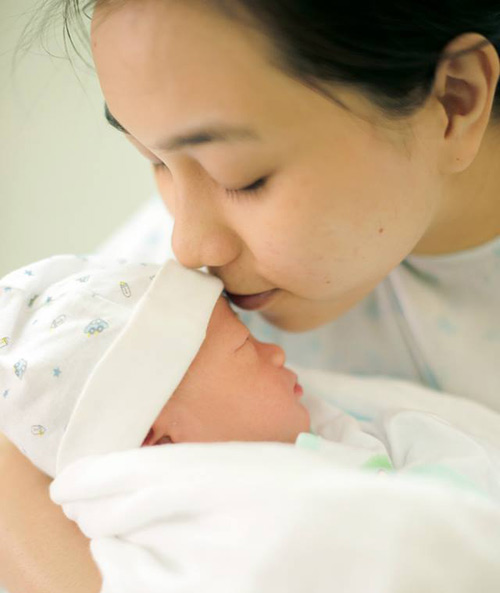 Mẹ 9x giảm cân sau sinh bằng cách hút 1 lít sữa/ngày - 4