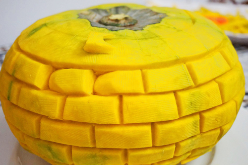 Tỉa quả bí thành bát đựng canh đẹp mắt - 8