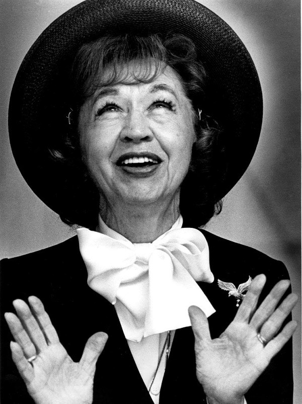 bi-an-nu-tien-tri-du-doan-tuong-lai-va-cai-chet