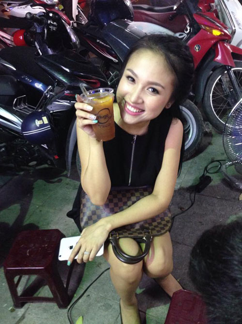 Vân Hugo sút cân không phanh vì quá tham việc - 13