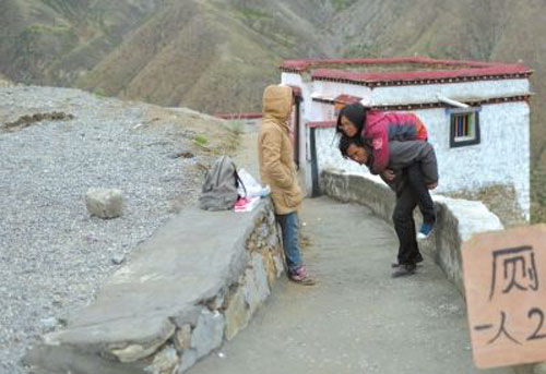 Đưa bạn gái vượt hàng ngàn km bằng xe ba gác để cầu hôn - 3