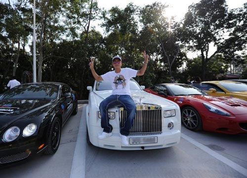 So phong độ những ông chồng trẻ đại gia ít biết của sao Việt - 3