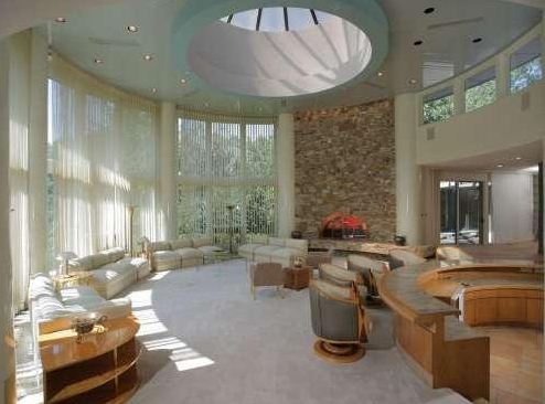 Không gian kỉ niệm của mẹ con Whitney Houston lúc sinh thời - 5