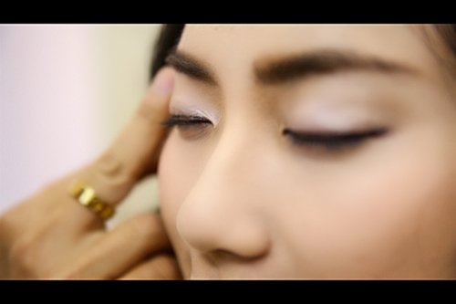 Cách trang điểm mắt mèo quyến rũ mê hồn - 1