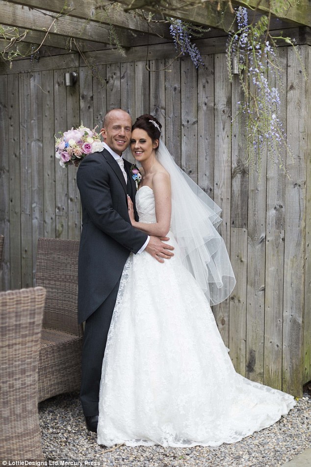 Cặp đôi béo phì cùng nhau sụt 40kg để làm đám cưới - 4