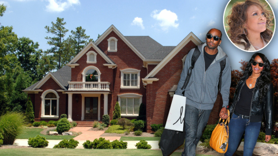 Không gian kỉ niệm của mẹ con Whitney Houston lúc sinh thời - 11