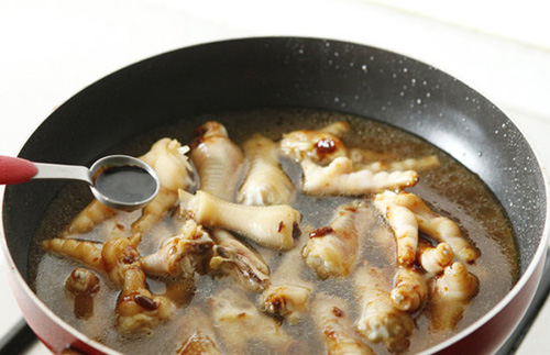 Lai rai chân gà om xì dầu - 8