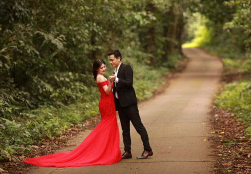 Cặp đôi chụp ảnh cưới tại nơi lần đầu gặp nhau - 4