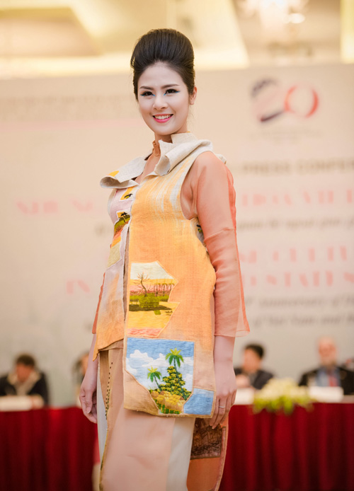 HH Ngọc Hân lộng lẫy làm vedette cho NTK Minh Hạnh - 9