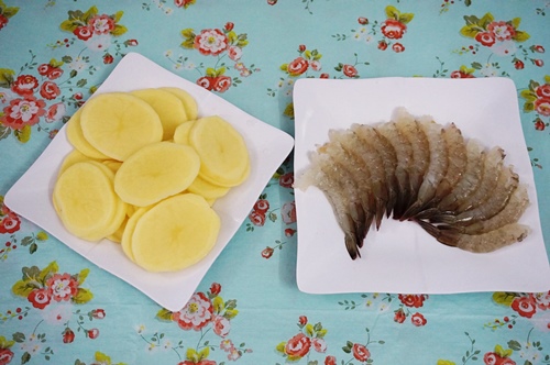 Hút hồn với tôm cuộn khoai tây chiên - 2