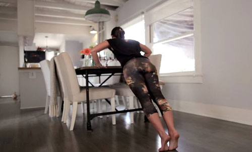 5 động tác đơn giản tại nhà cho chân dài, eo thon - 4