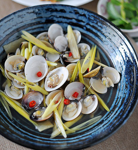 Ngao hấp sả gừng cho chị em nhâm nhi - 4