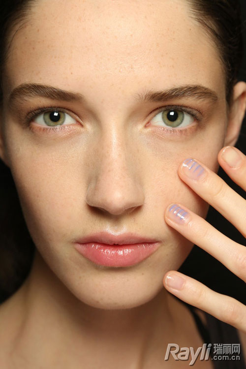 Cập nhật các mẫu nail mùa thu mới nhất và cách vẽ - 1