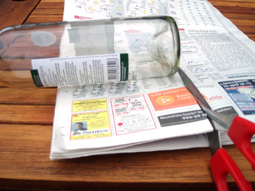 Trồng cây gieo hạt bằng giấy báo cũ thật tiện dụng - 1