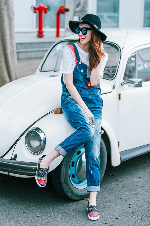 Thích thú với thời trang jeans tươi trẻ của Khánh My - 2