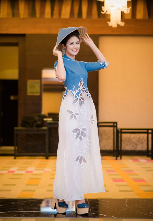 HH Ngọc Hân lộng lẫy làm vedette cho NTK Minh Hạnh - 4