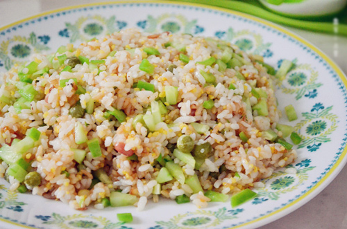 Trứng bọc cơm chiên ngon miệng ngày mát trời - 2