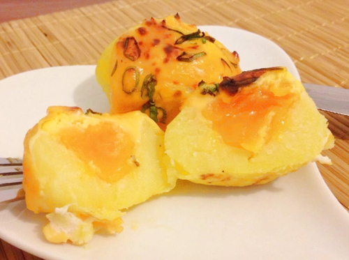 Trứng bọc khoai tây nướng lòng đào - 9