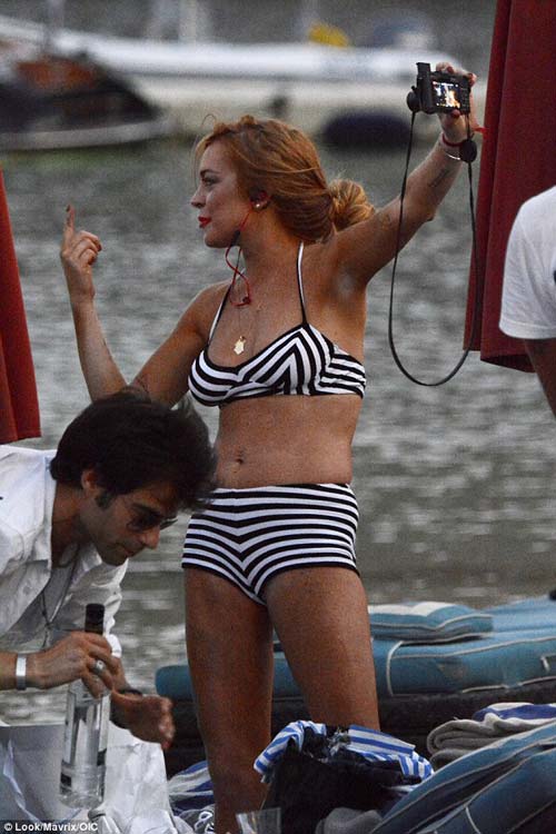 Bỏng mắt vì cơ thể U50 căng mọng của Jennifer Lopez - 16