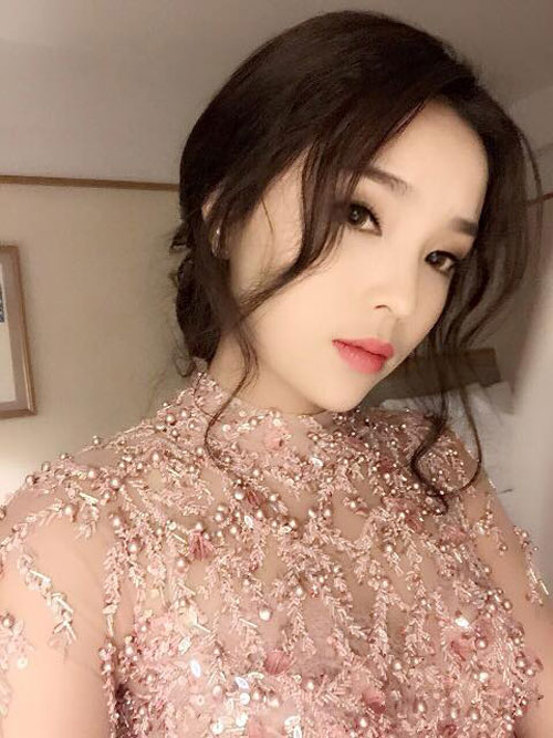 1001 kiểu "tự sướng" ảo diệu của HH Kỳ Duyên - 8