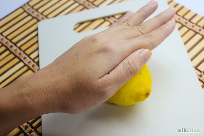 5 phút làm đá chanh khử mùi hôi thùng rác - 2