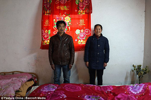 Trong phòng ngủ của cặp vợ chồng một năm chỉ “yêu” 2 tuần - 2