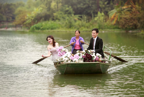 Cặp đôi chụp ảnh cưới tại nơi lần đầu gặp nhau - 13