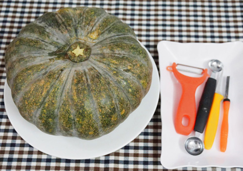 Tỉa quả bí thành bát đựng canh đẹp mắt - 1