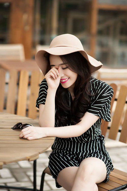 Quỳnh Nga duy trì bụng phẳng, da trắng bằng gym và yoga - 11