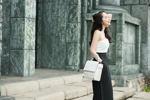 Quỳnh Nga duy trì bụng phẳng, da trắng bằng gym và yoga - 15