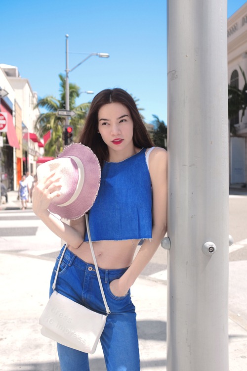 Hồ Ngọc Hà khoe eo thon quyến rũ trên đất Mỹ - 1