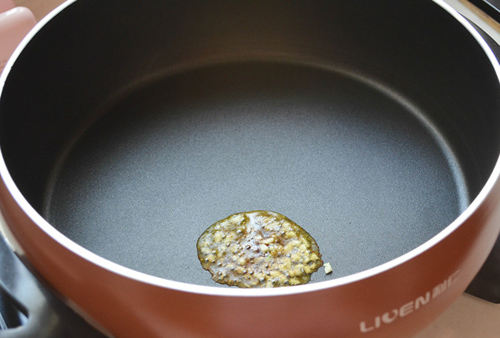 Tai heo xào ớt xanh giòn giòn đã miệng - 2