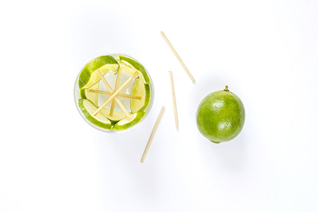 Cắm hoa bằng chanh lát đơn giản mà độc đáo - 7