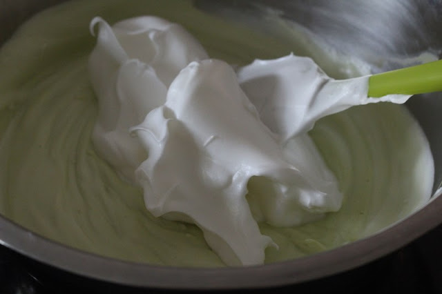 Bánh chiffon lá dứa mềm ngon thơm nức - 9