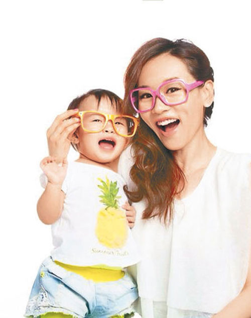 Top 6 bà mẹ đơn thân quyến rũ nhất Cbiz - 17