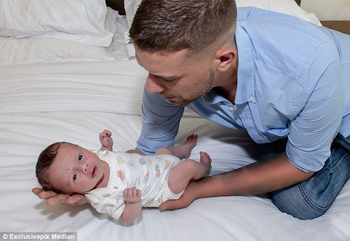 Chàng Gay tặng tinh trùng cho các cặp đôi đồng tính nữ - 4