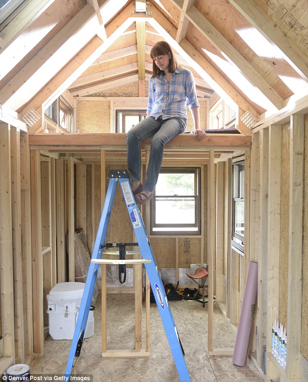 Cô gái trẻ từ bỏ mọi thứ chuyển về sống trong nhà 15m2 - 3